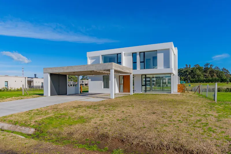 Casa moderna a estrenar Rumencó Joven